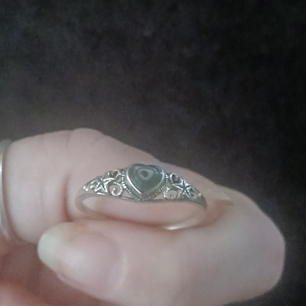 New S925 STERLING SILVER DAINTY HEART STONE(GREYS)RING SIZE 9